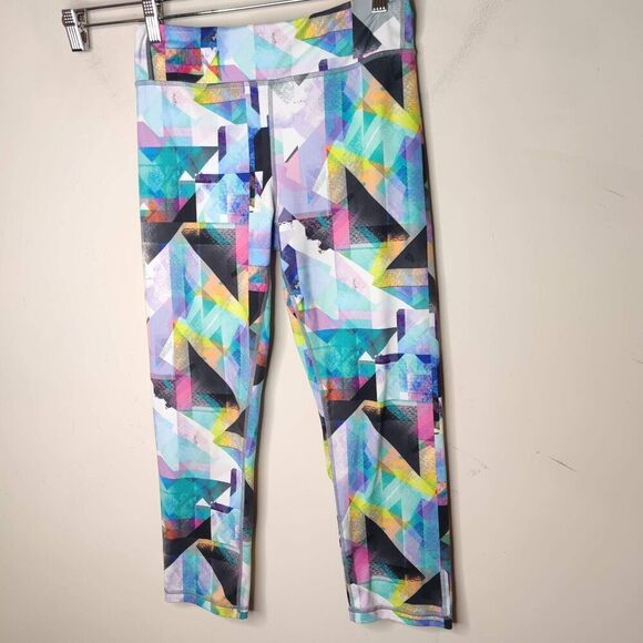 Athleta Girl High Rise Chit Chat Capri Tight Multicolor Geometric - Picture 4 of 11